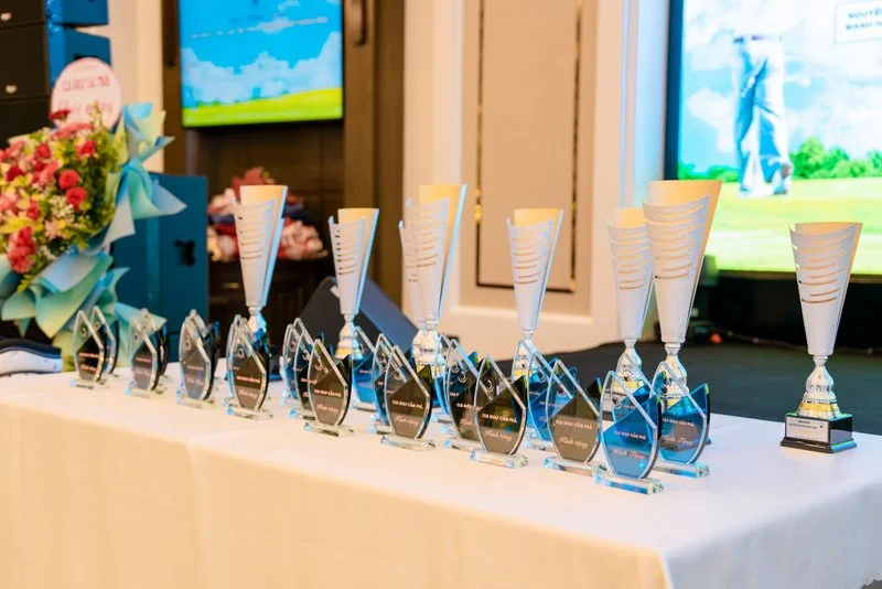 Các cup tại giải đấu