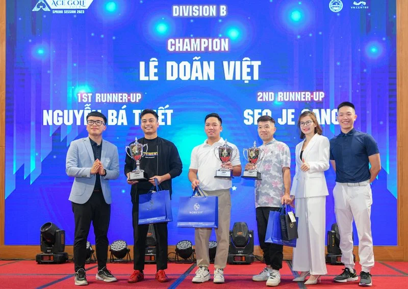 Trao giải Nhất, Nhì, Ba của bảng B
