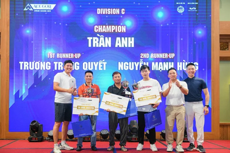 Trao giải Nhất, Nhì, Ba của bảng C