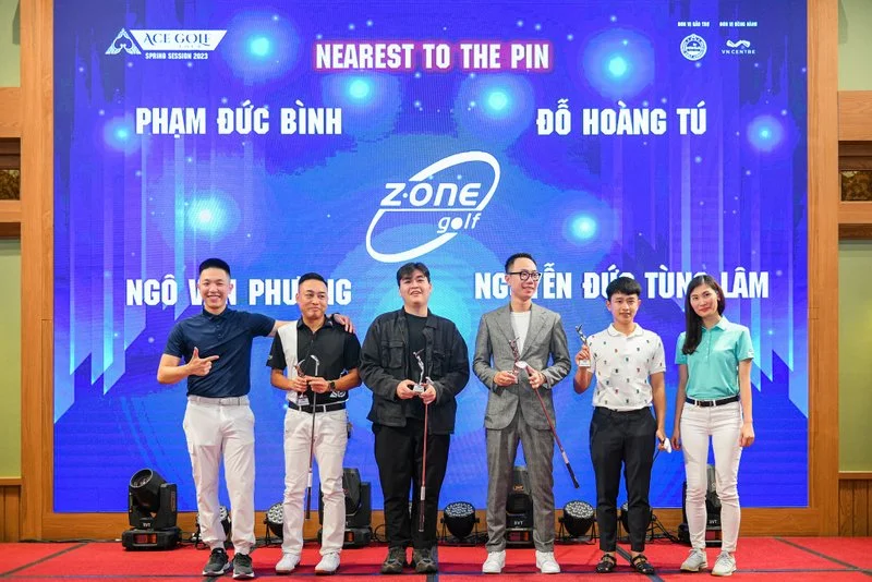 Trao giải Nearest to the Pin