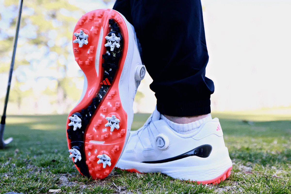 Giày golf có đinh của Adidas
