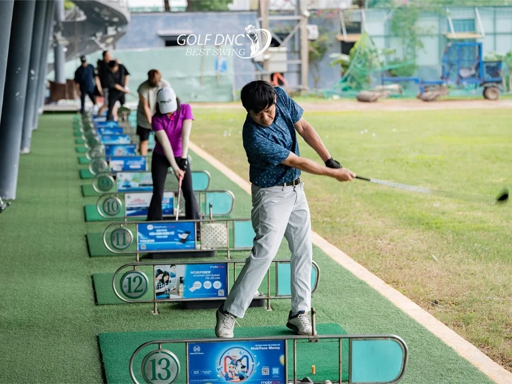Làn tập truyền thống tại DNC Driving Range